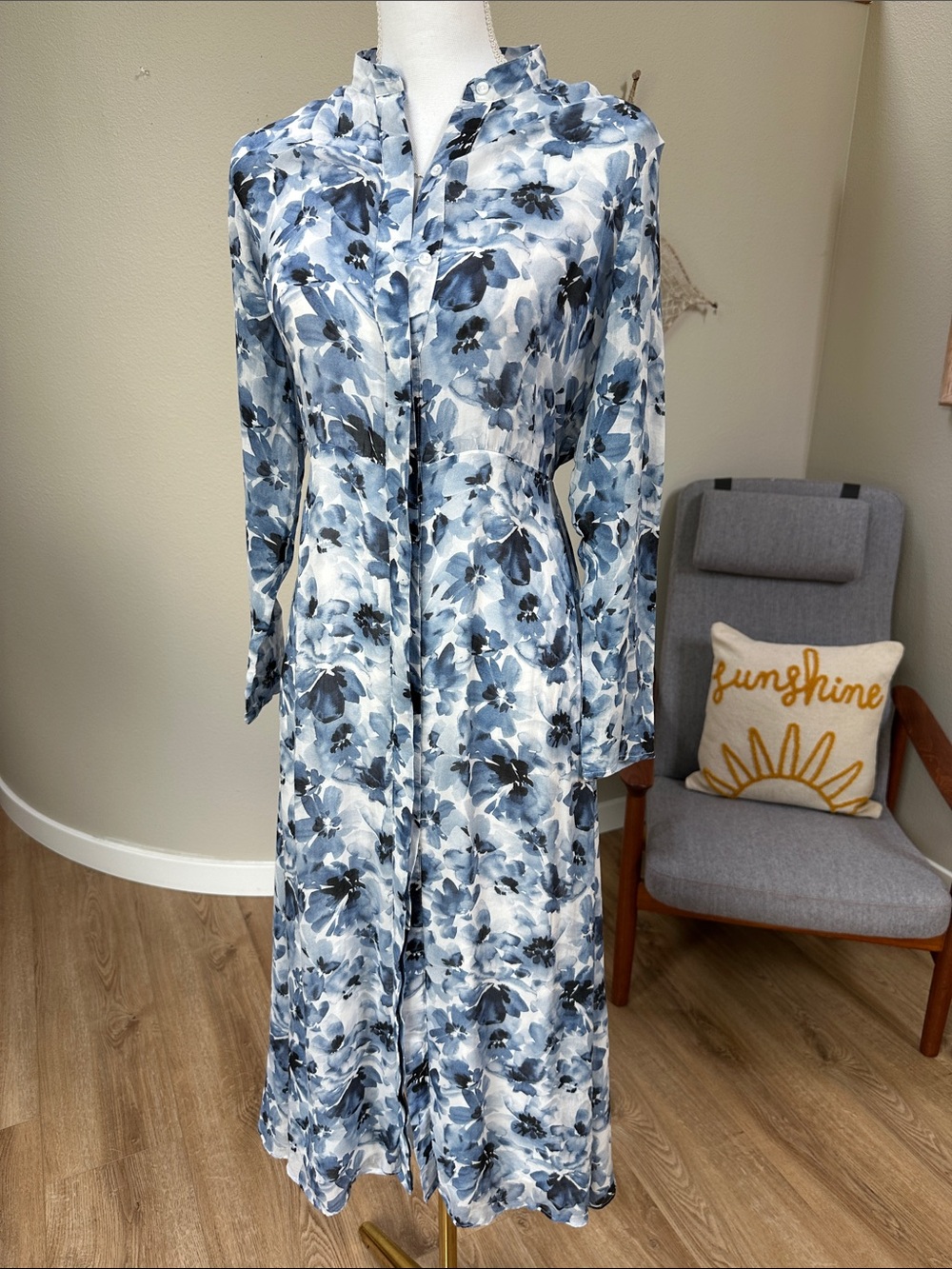 Bella Dahl midi maxi navy and white floral print lightweight shirt dress - Picture 4 of 11